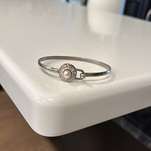 Elegant Silver Pearl Bracelet